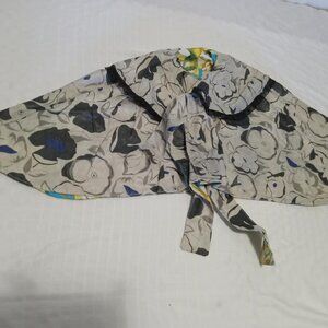 Handmade reversible cotton cape with lace and drawstrings